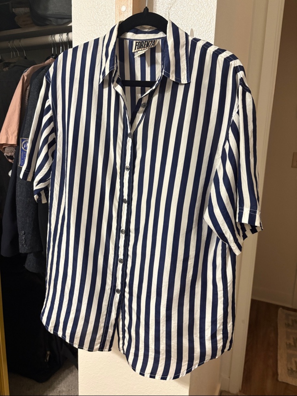 Forenza Blue & White Vertical Stripe Short-Sleeve Button-Up Shirt
